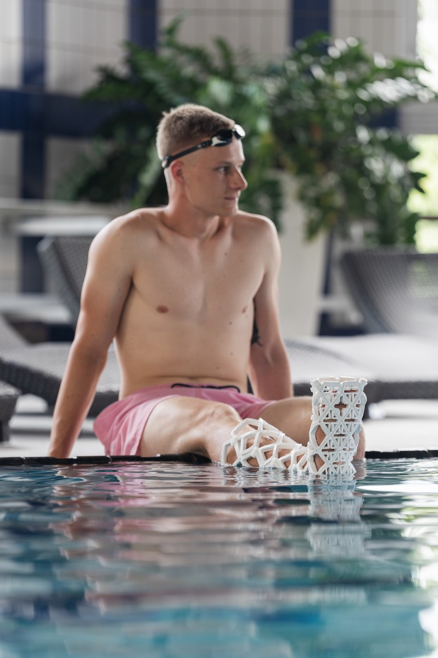 Shower friendly cast